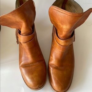 UGG Elora Ankle Chestnut Boot Size 8